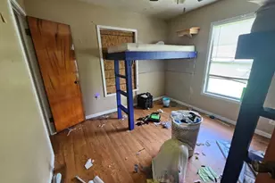 712 Oak Ave, Highlands, TX 77562 - Photo 9