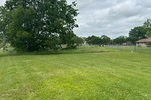 35 Tx-288, Angleton, TX 77515 - Photo 1