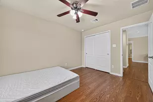 9106 Fuqua Breeze Dr, Houston, TX 77075 - Photo 35
