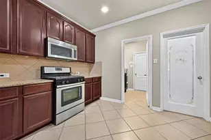 9106 Fuqua Breeze Dr, Houston, TX 77075 - Photo 17