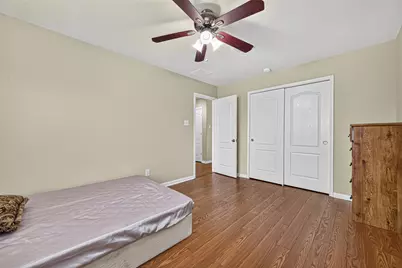9106 Fuqua Breeze Drive, Houston, TX 77075 - Photo 37