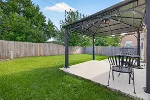 9106 Fuqua Breeze Dr, Houston, TX 77075 - Photo 41