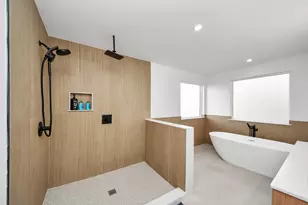 1111 E 27th St, Houston, TX 77009 - Photo 25