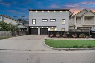 1111 E 27th St, Houston, TX 77009 - Photo 1