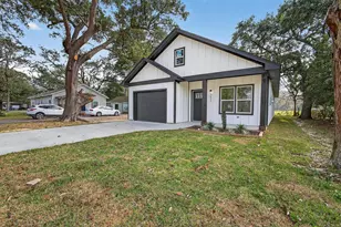 7825 Brighton Dr, Beaumont, TX 77707 - Photo 3