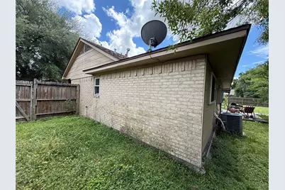 5122 Pepper Mill Street, Baytown, TX 77521 - Photo 5