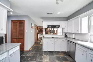 16406 Shady Elms Dr, Houston, TX 77059 - Photo 9