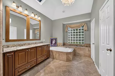15327 Willow Shores Drive, Houston, TX 77062 - Photo 19