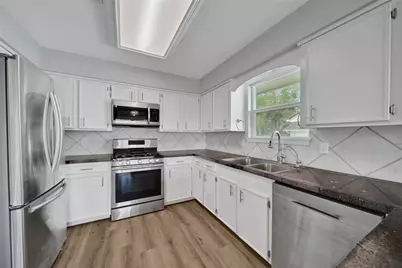 9898 Twin Shores Drive, Willis, TX 77318 - Photo 17