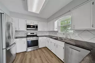 9898 Twin Shores Dr, Willis, TX 77318 - Photo 17