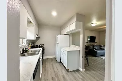 4111 Lark Lane #B, Houston, TX 77025 - Photo 7