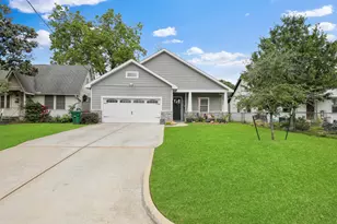 913 Eleanor St, Houston, TX 77009 - Photo 1