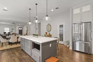 913 Eleanor St, Houston, TX 77009 - Photo 5