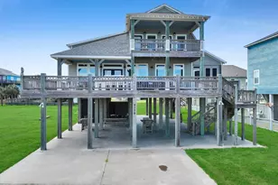 2139 Gulf, Crystal Beach, TX 77650 - Photo 3