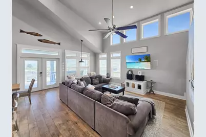 2139 Gulf, Crystal Beach, TX 77650 - Photo 15
