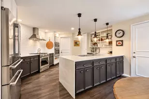 5000 Longmont Dr, Houston, TX 77056 - Photo 9