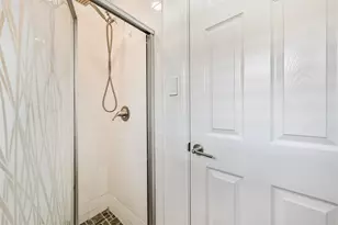 7 Gulf Ln, Galveston, TX 77550 - Photo 25