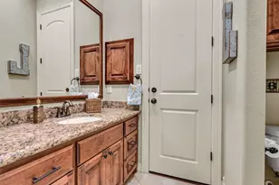 15601 Crown Oaks Dr, Montgomery, TX 77316 - Photo 31