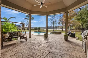 15601 Crown Oaks Dr, Montgomery, TX 77316 - Photo 5