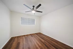 719 Thornwood Dr, Shenandoah, TX 77381 - Photo 21