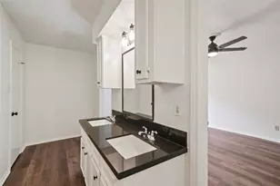 719 Thornwood Dr, Shenandoah, TX 77381 - Photo 23