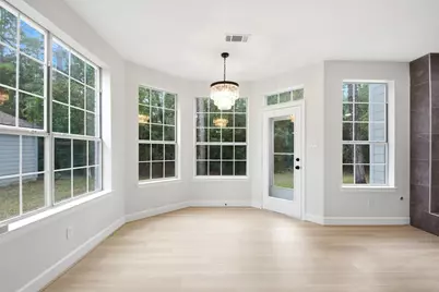 62 S Hidden View Circle, The Woodlands, TX 77381 - Photo 11