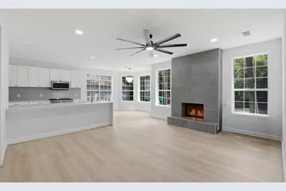 62 S Hidden View Circle, The Woodlands, TX 77381 - Photo 9