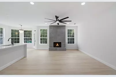 62 S Hidden View Circle, The Woodlands, TX 77381 - Photo 11