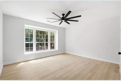 62 S Hidden View Circle, The Woodlands, TX 77381 - Photo 17