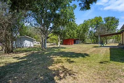 1206 W 8th St, Caldwell, TX 77836 - Photo 3