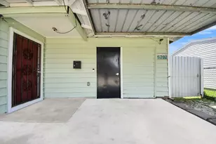 5202 Pensdale St, Houston, TX 77033 - Photo 5