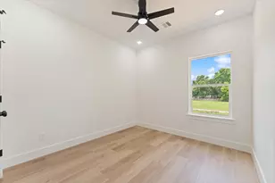 9109 Henrietta St, Houston, TX 77088 - Photo 25