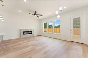 9109 Henrietta St, Houston, TX 77088 - Photo 9