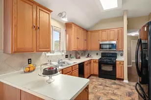 3802 Oakwilde Cir, La Porte, TX 77571 - Photo 5