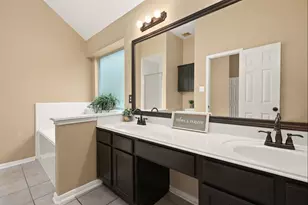 3802 Oakwilde Cir, La Porte, TX 77571 - Photo 11