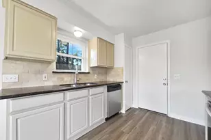 5414 Honeybear Ln, Spring, TX 77373 - Photo 9