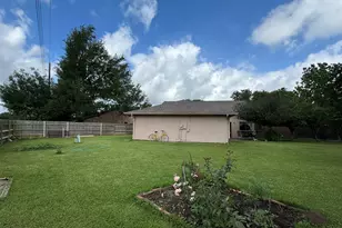 1919 Iron Ridge, Sugar Land, TX 77478 - Photo 3