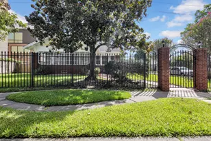1702 Ruth St, Houston, TX 77004 - Photo 1