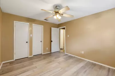 10722 Highland Woods Drive, Sugar Land, TX 77498 - Photo 9