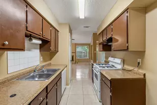 10722 Highland Woods Dr, Sugar Land, TX 77498 - Photo 5