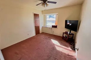10403 White Clover Dr, Houston, TX 77089 - Photo 7