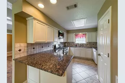 2705 Clark Lane, Orange, TX 77632 - Photo 5
