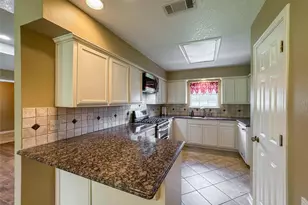 2705 Clark Ln, Orange, TX 77632 - Photo 5
