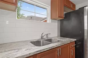 1511 Scharpe St, Houston, TX 77023 - Photo 9