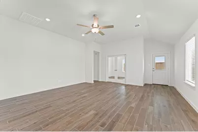 8331 Amethyst Valley Ln, Angleton, TX 77516 - Photo 5