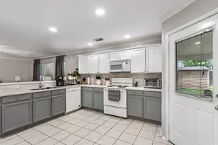 8038 Echinacea Dr, Baytown, TX 77521 - Photo 15