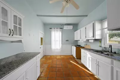207 Northwood Street, Houston, TX 77009 - Photo 9