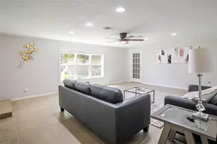 111 Fairway Dr, Alvin, TX 77511 - Photo 7