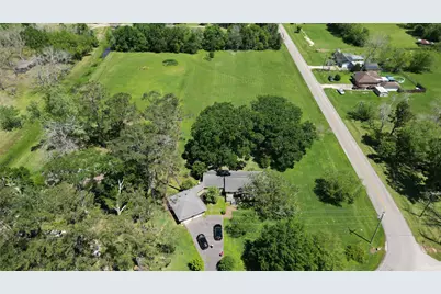 111 Fairway Drive, Alvin, TX 77511 - Photo 25