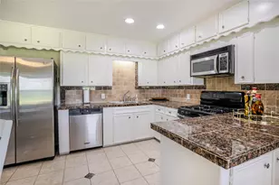111 Fairway Dr, Alvin, TX 77511 - Photo 11